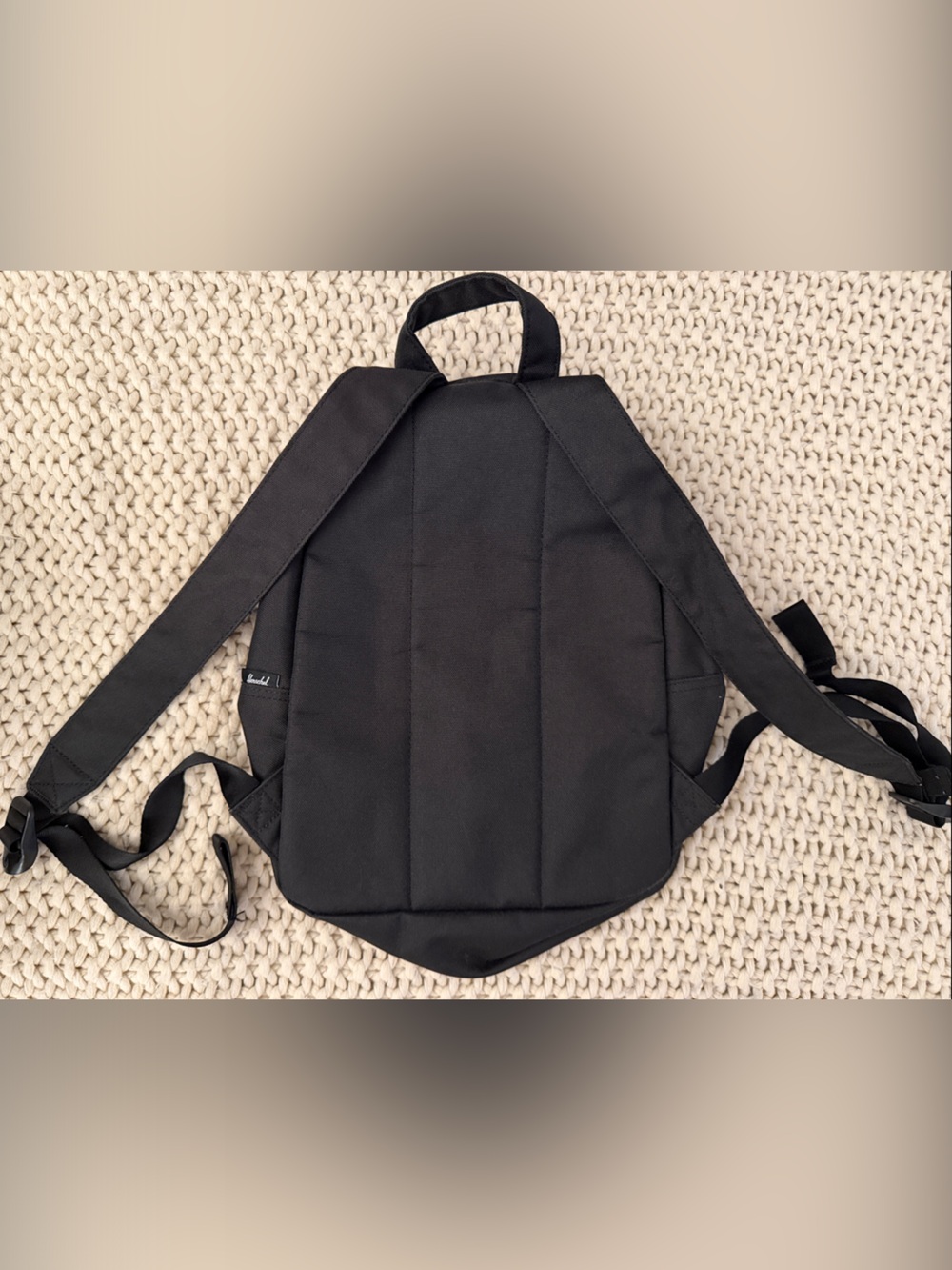 USED: Small size : Herschel Supply Company - Settlement style - Picture 2 of 3